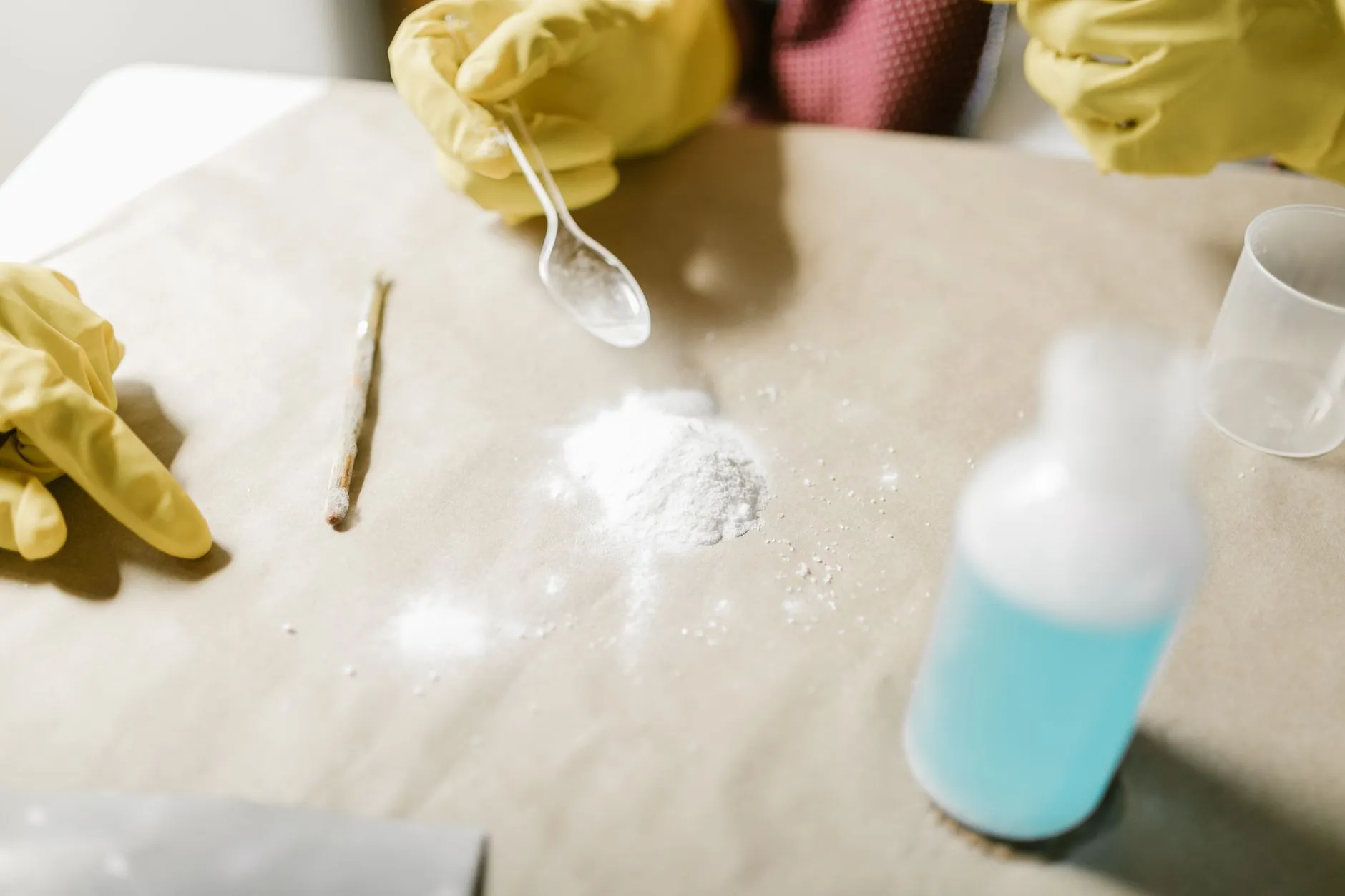 塑料助剂在改性工程塑料中的关键作用与技术应用分析